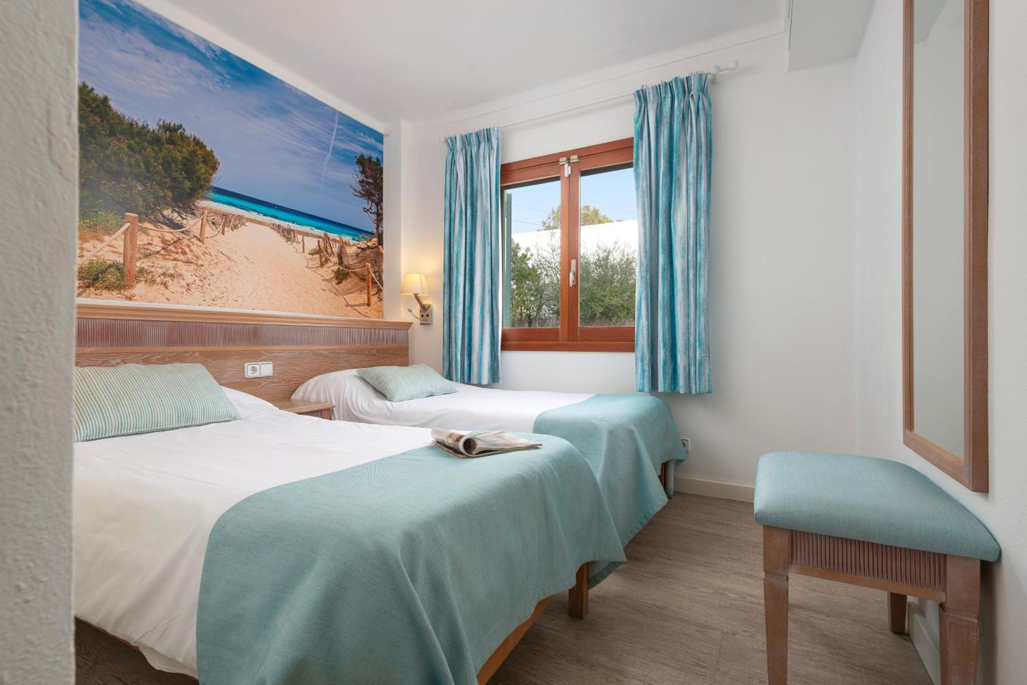 Apartamentos Playa Marina Cala Ferrera  Exteriör bild