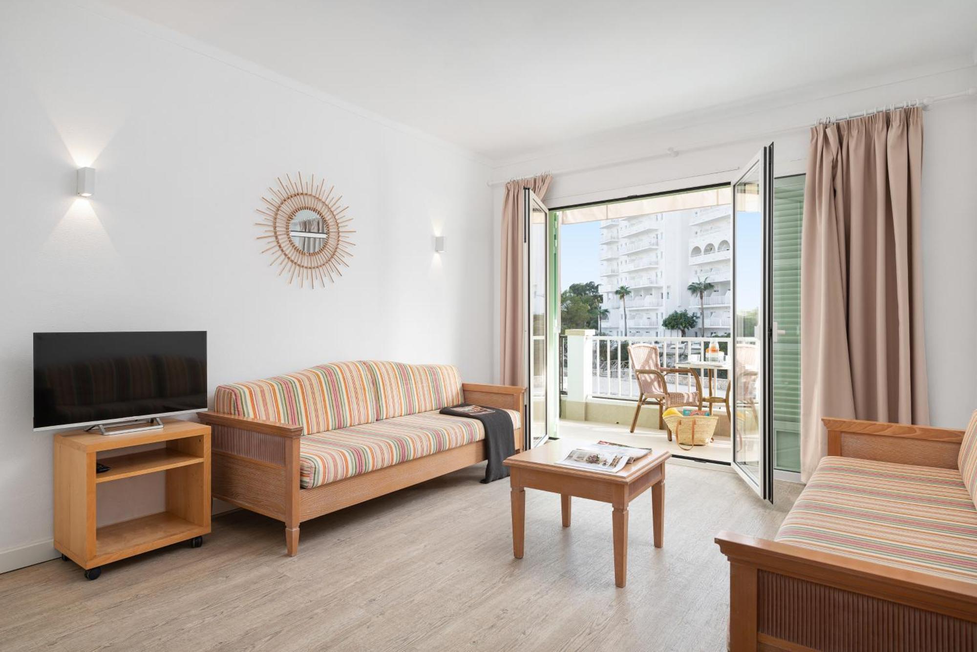 Apartamentos Playa Marina Cala Ferrera  Exteriör bild
