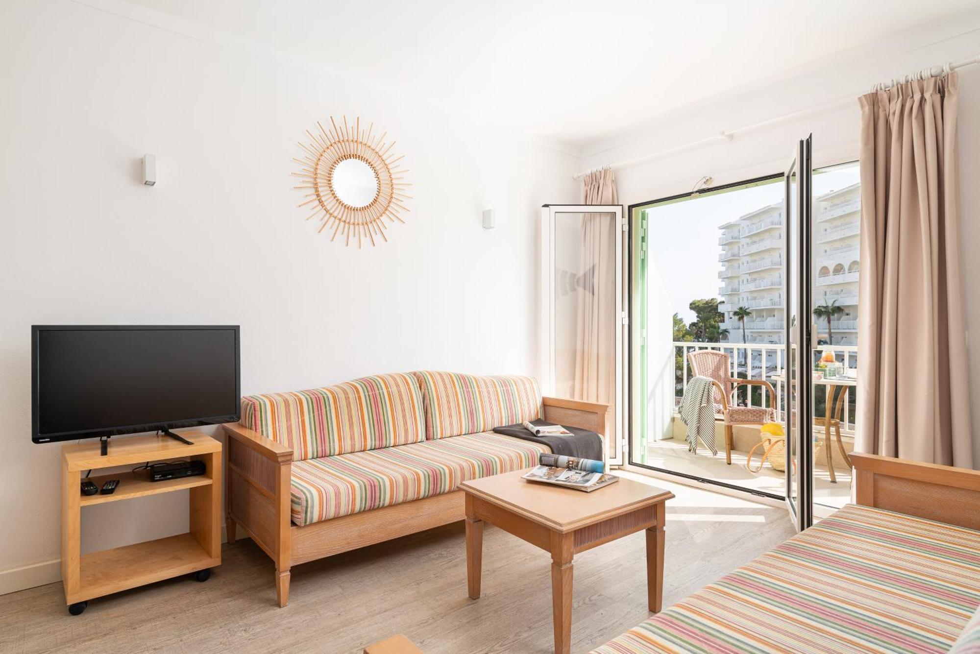 Apartamentos Playa Marina Cala Ferrera  Exteriör bild