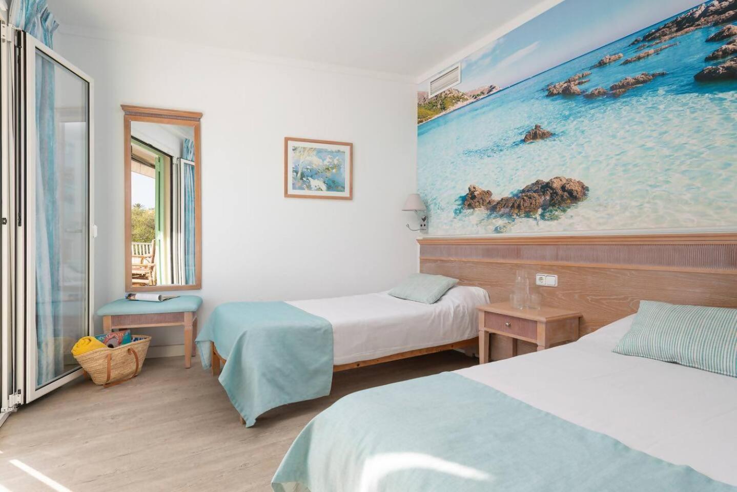 Apartamentos Playa Marina Cala Ferrera  Exteriör bild